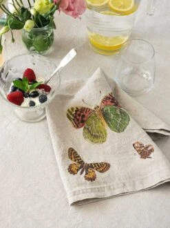 Oldenhof Flying Butterflies Servet 45 X 45 Cm Linnen 6 Stuks -Servies Verkoop linoroom napkins butterflies vertical lr 5